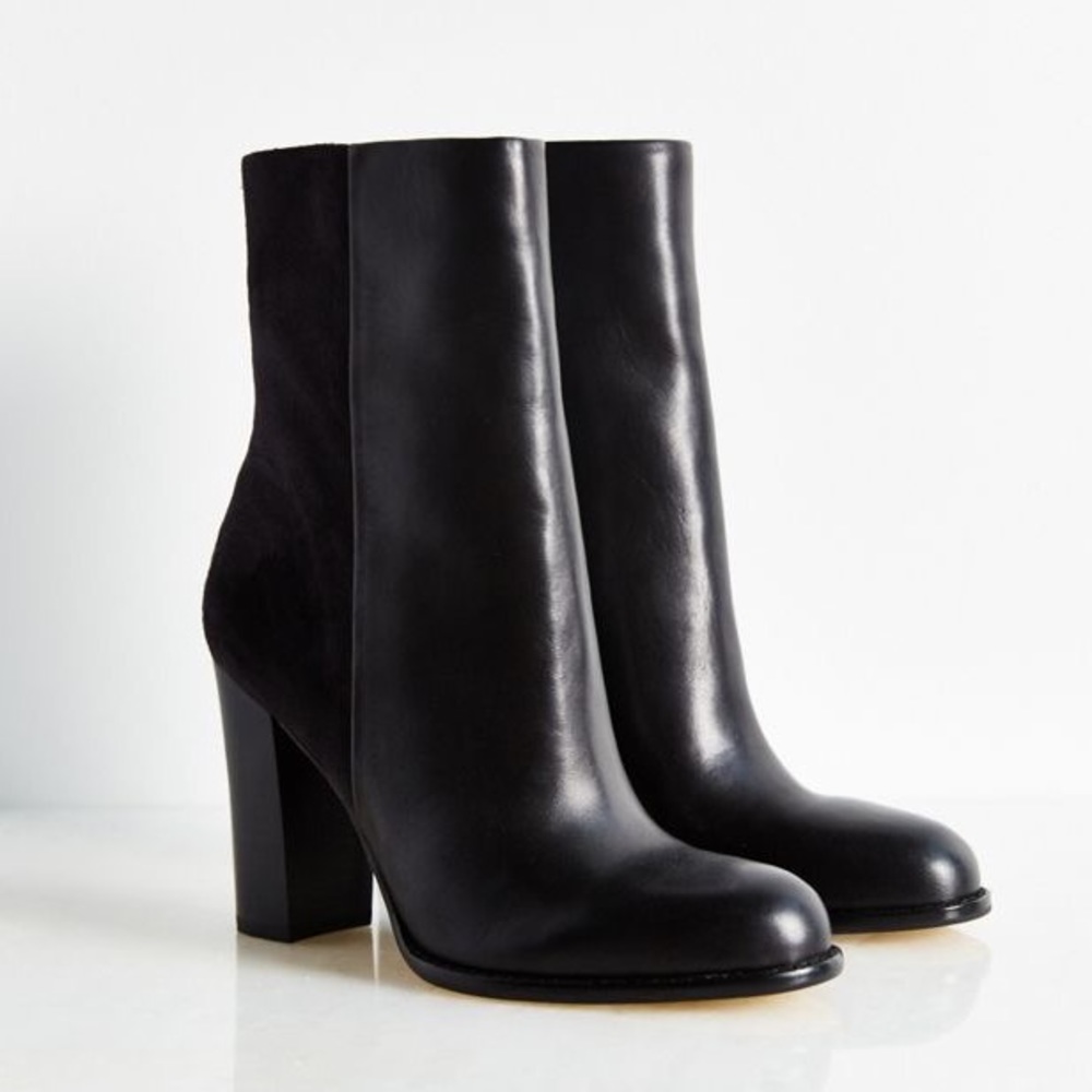 Sam Edelman Reyes Black Leather Heeled Booties